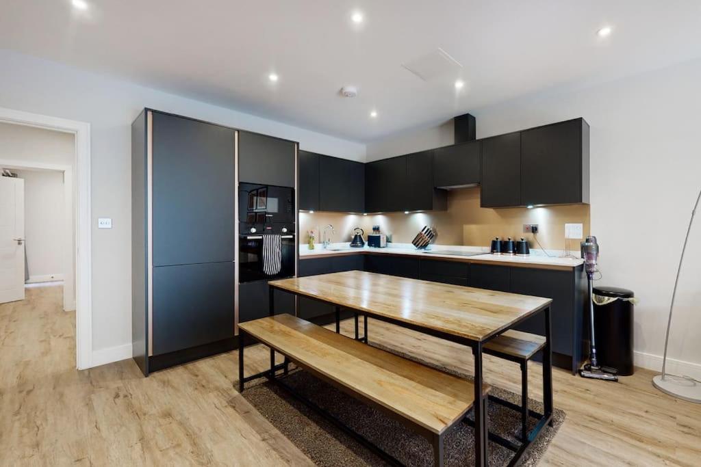 Stylish 2Bed Flat 10Min To Wimbledon Tennis Courts Лондон Экстерьер фото